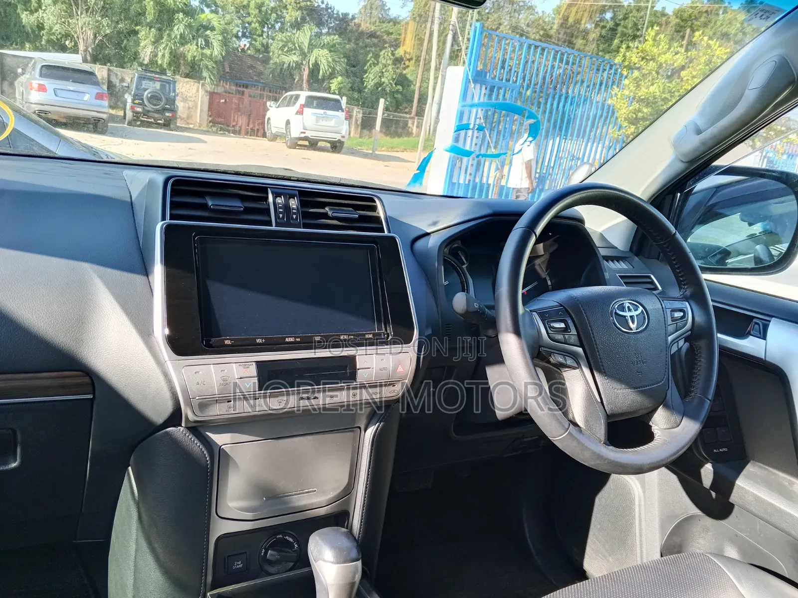 Toyota Land Cruiser Prado 2019 White