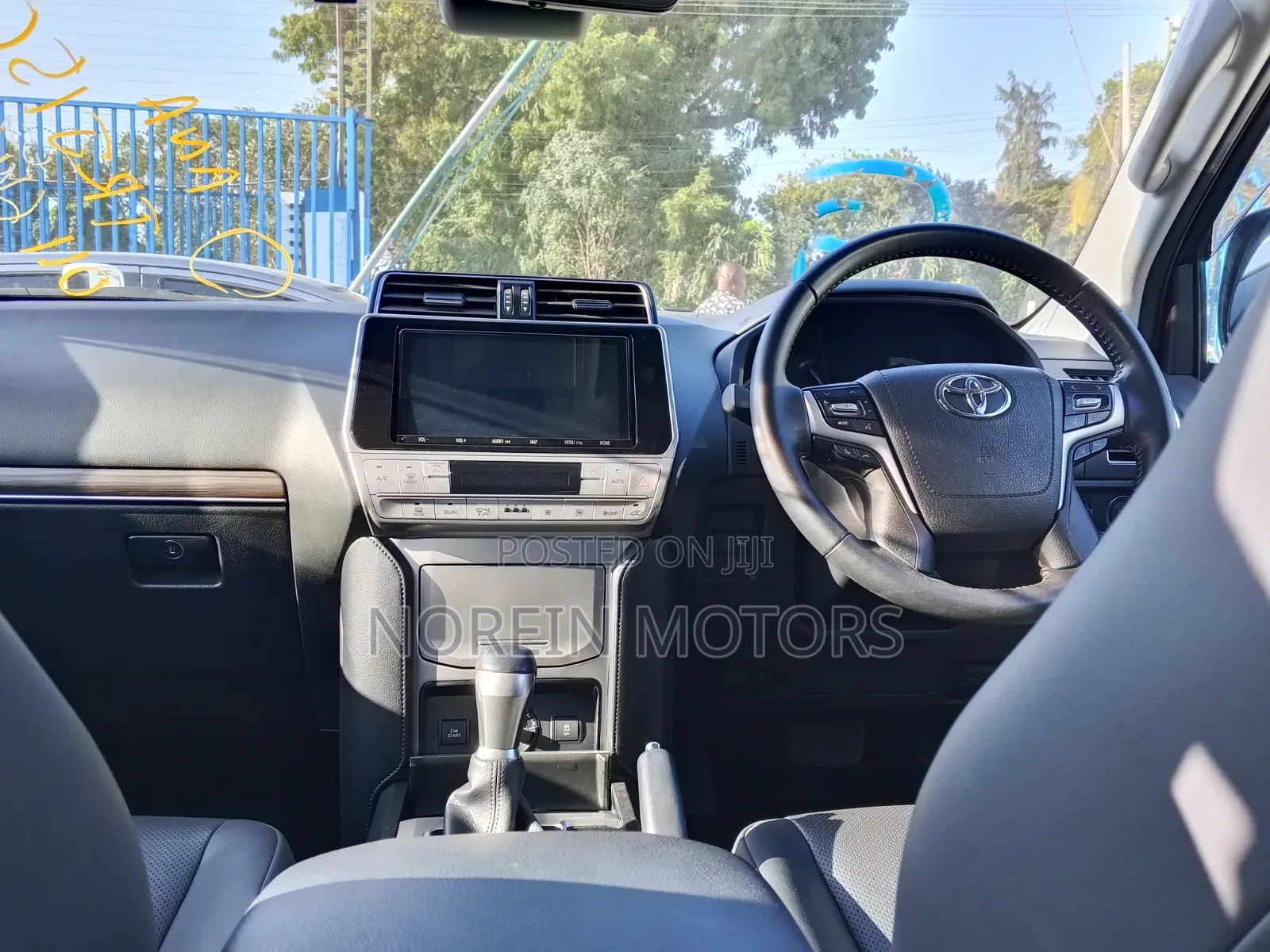 Toyota Land Cruiser Prado 2019 White