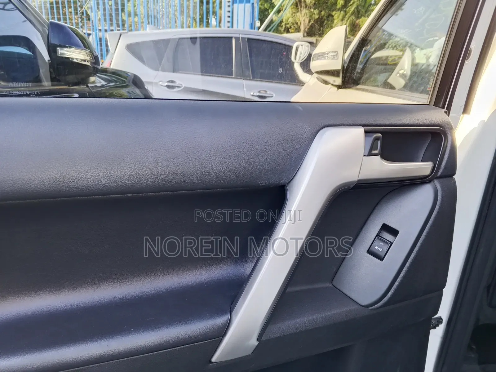 Toyota Land Cruiser Prado 2019 White