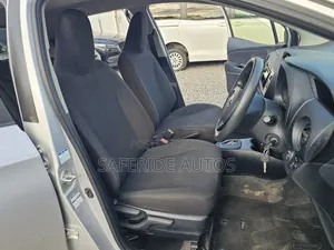 Toyota Vitz 2019 Silver