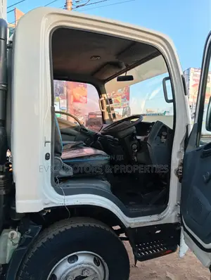 Isuzu NQR for Sale. Year 2021 New Tires Low Mileage