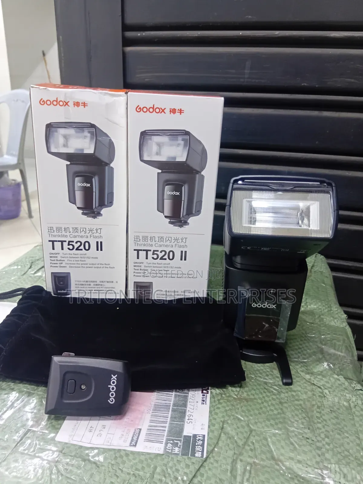 Godox TT520 II Wireless Camera Flash Speedlite With Transmitter