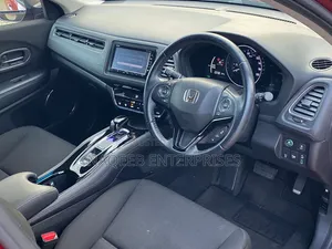 Honda Vezel 2018 Maroon