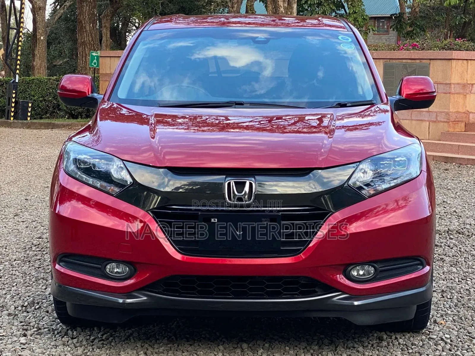 Honda Vezel 2018 Maroon