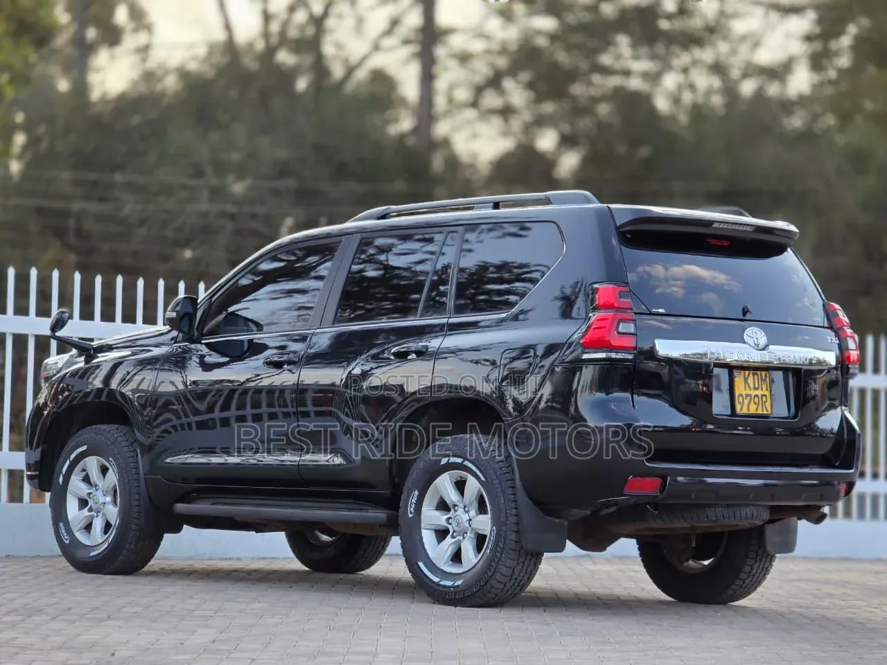 Toyota Land Cruiser Prado 2.8 2017 Black