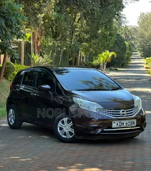 Nissan Note 2015 Maroon