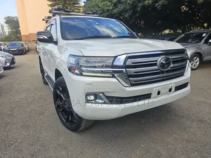 Toyota Land Cruiser 2018 Pearl