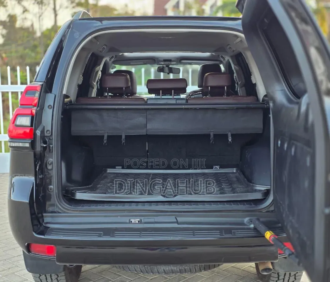 Toyota Land Cruiser Prado 2.8 2017 Black