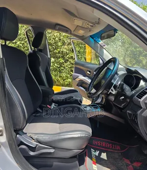 Mitsubishi Outlander 2010 Silver