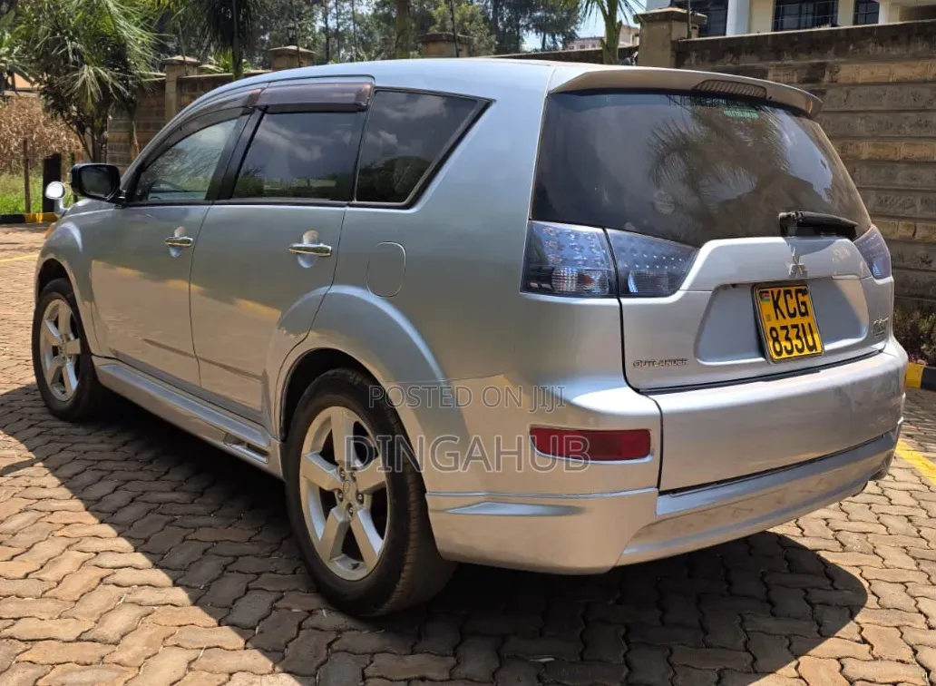 Mitsubishi Outlander 2010 Silver