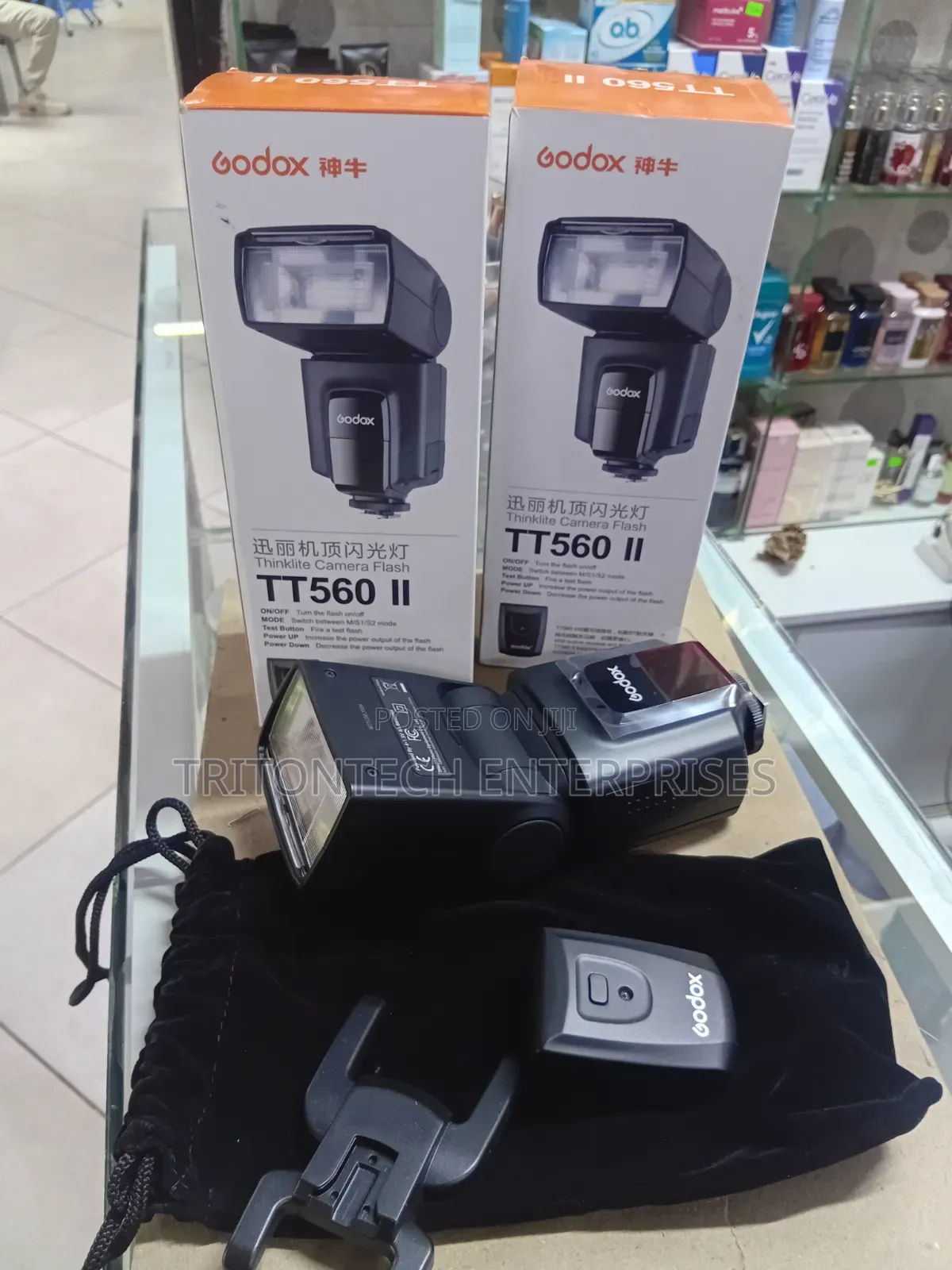 Master the Light: The Godox TT560 Thinklite Speedlite
