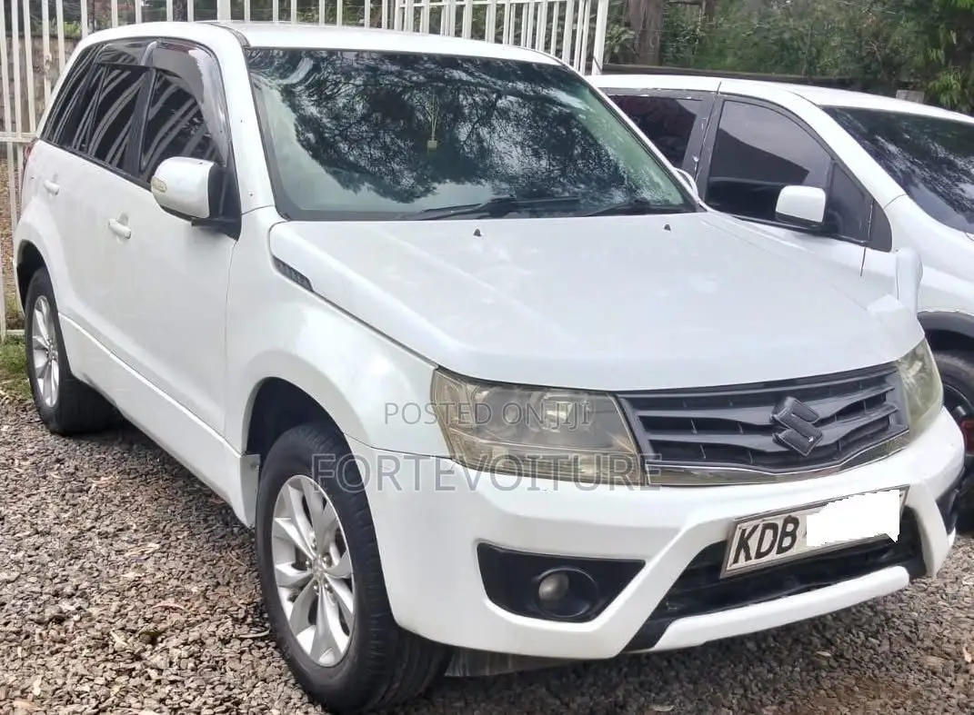 Suzuki Escudo 2013 White