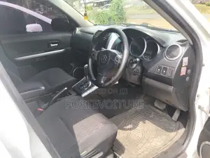 Suzuki Escudo 2013 White