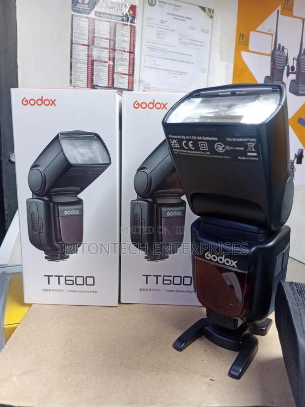 Godox TT600: Studio-Quality Power in Your Pocket