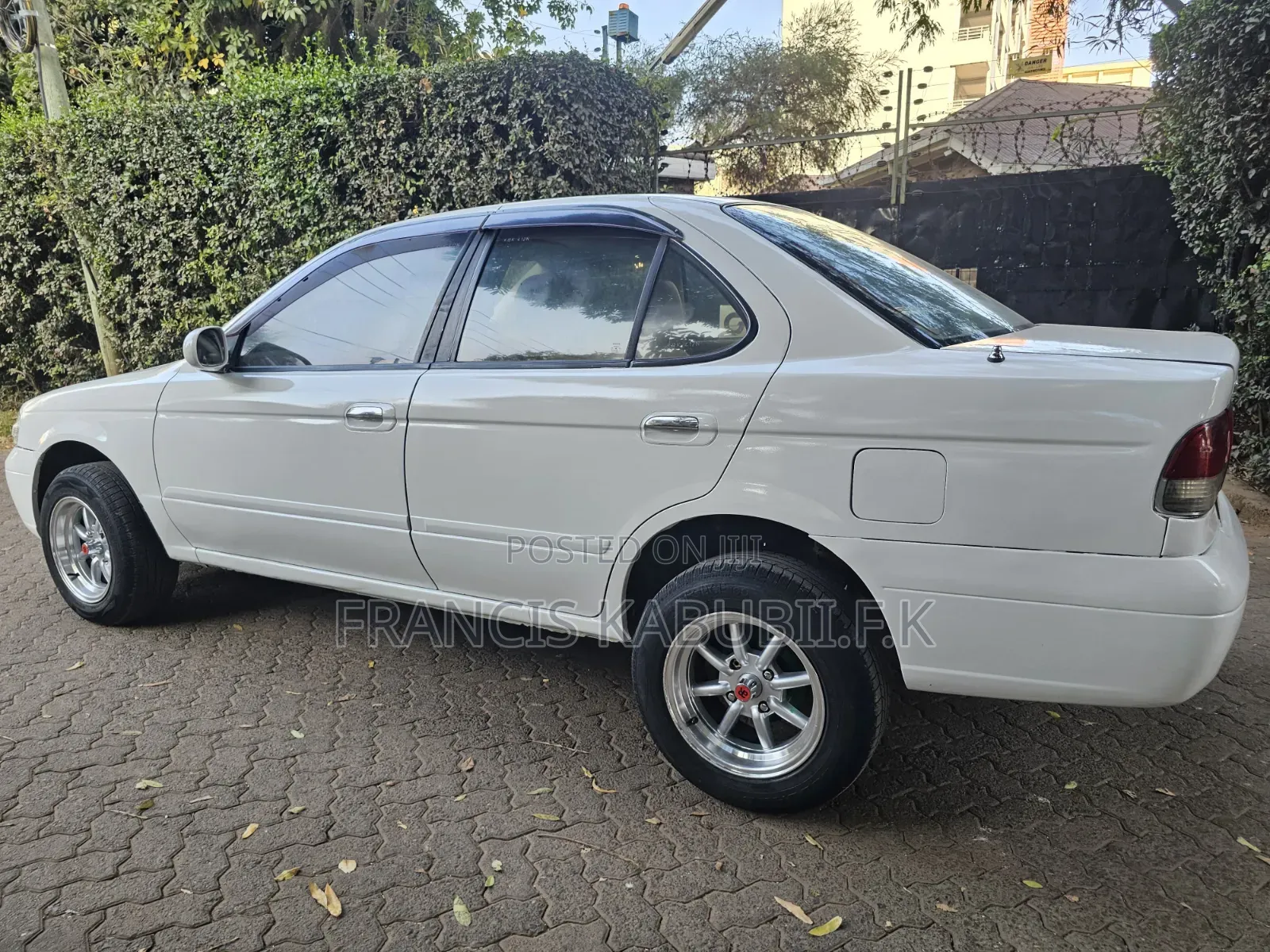 Nissan Sunny 2003 White