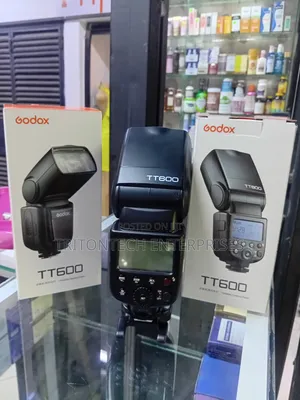 Godox TT600: Heavy-Duty Universal Camera Speedlite