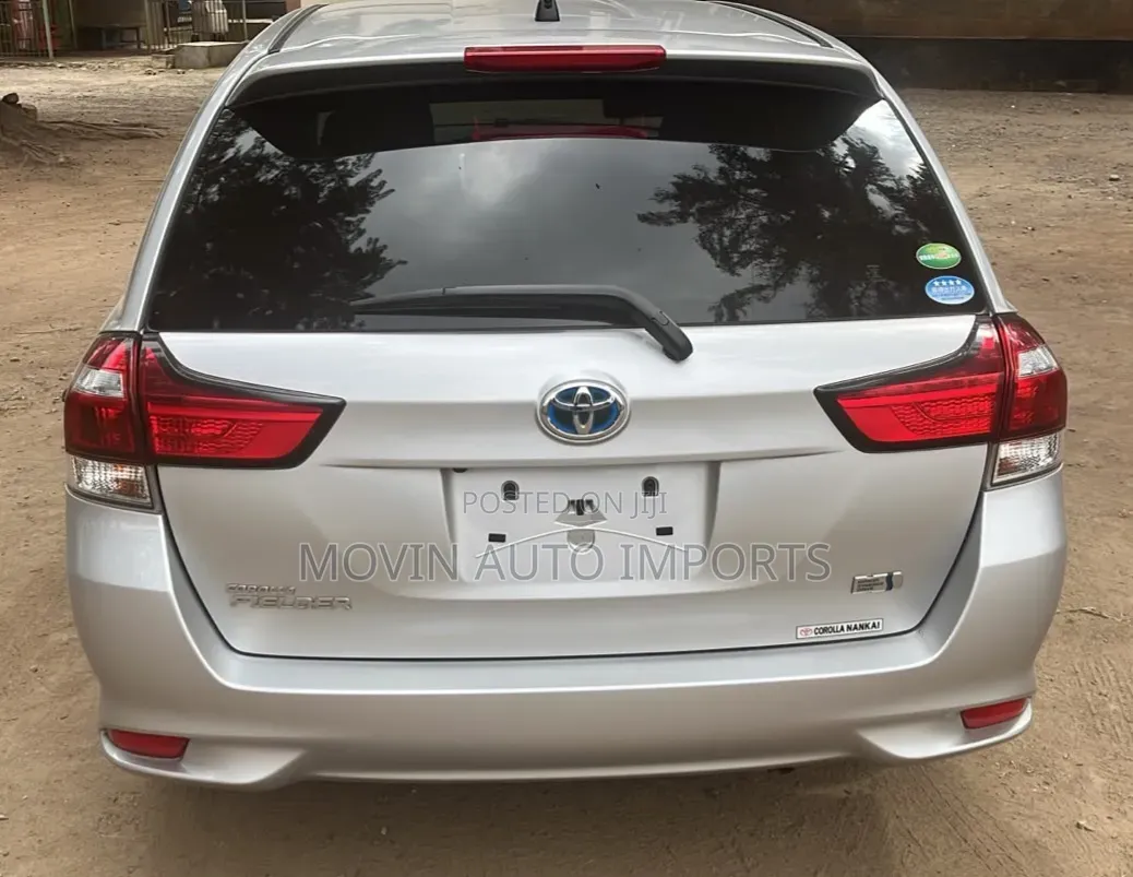 Toyota Corolla Fielder 2019 Silver