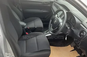 Toyota Corolla Fielder 2019 Silver
