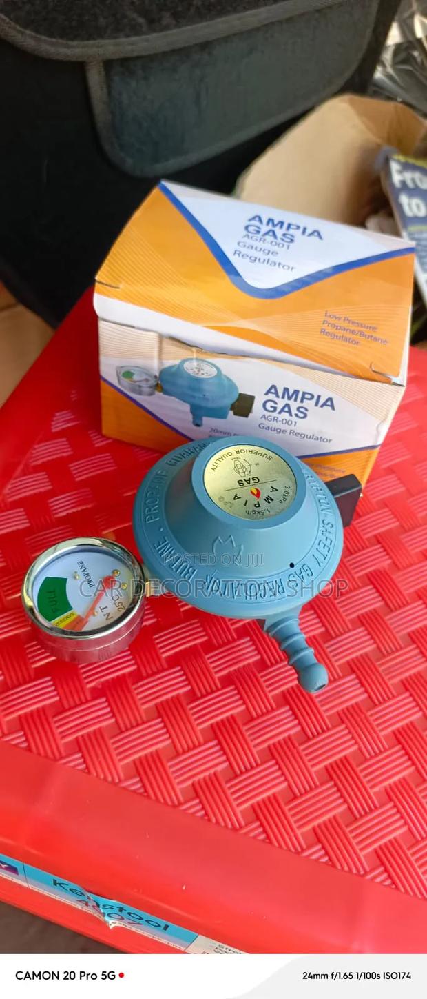 Ampia Gas Regulator With Gauge Manages LPG Flow From 13kg Cylinder