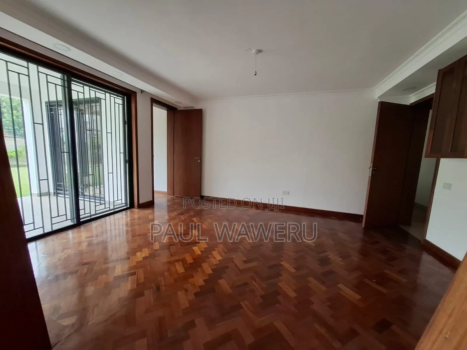 6bdrm Townhouse/Terrace in Maziwa for sale