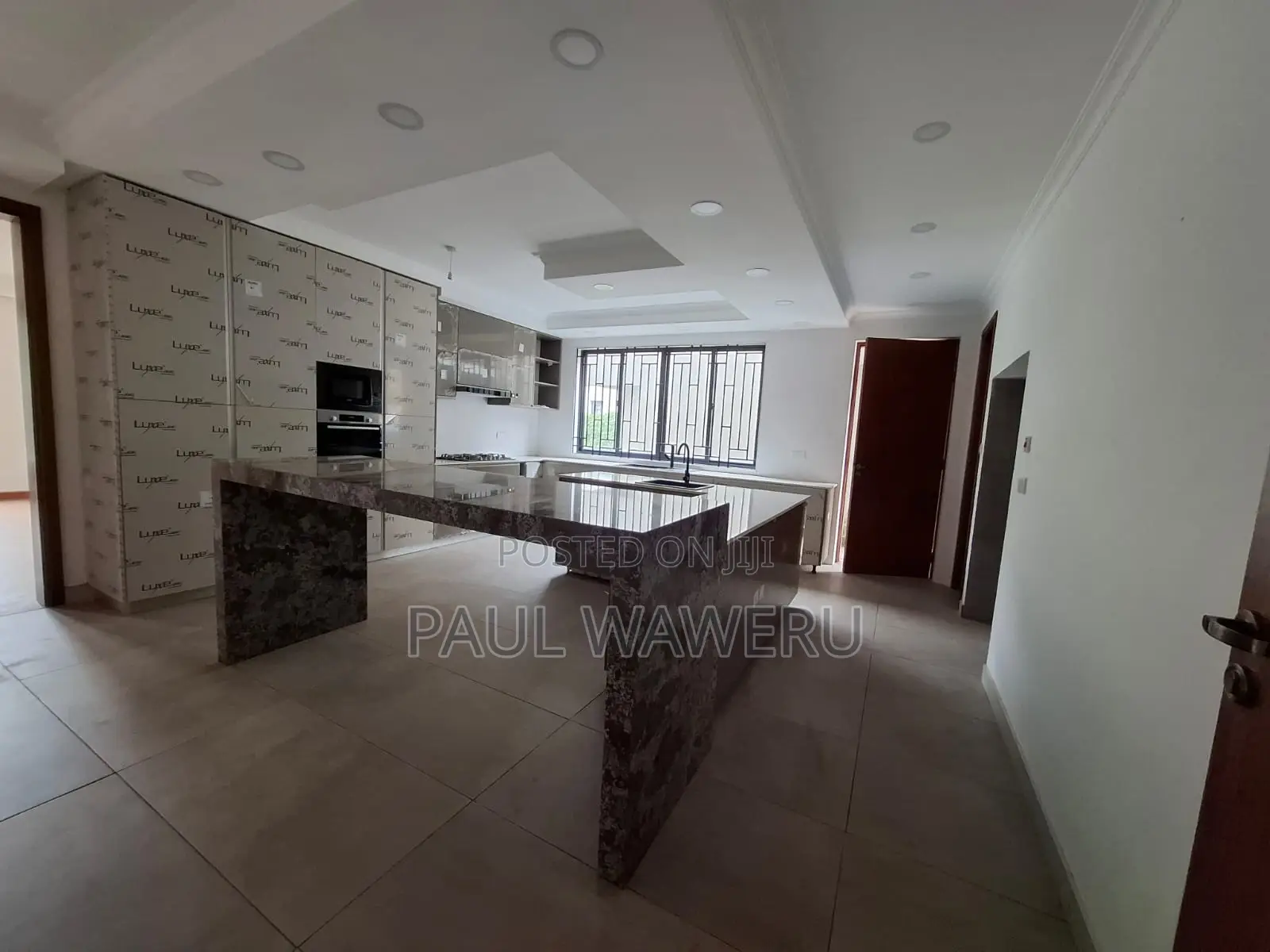 6bdrm Townhouse/Terrace in Maziwa for sale