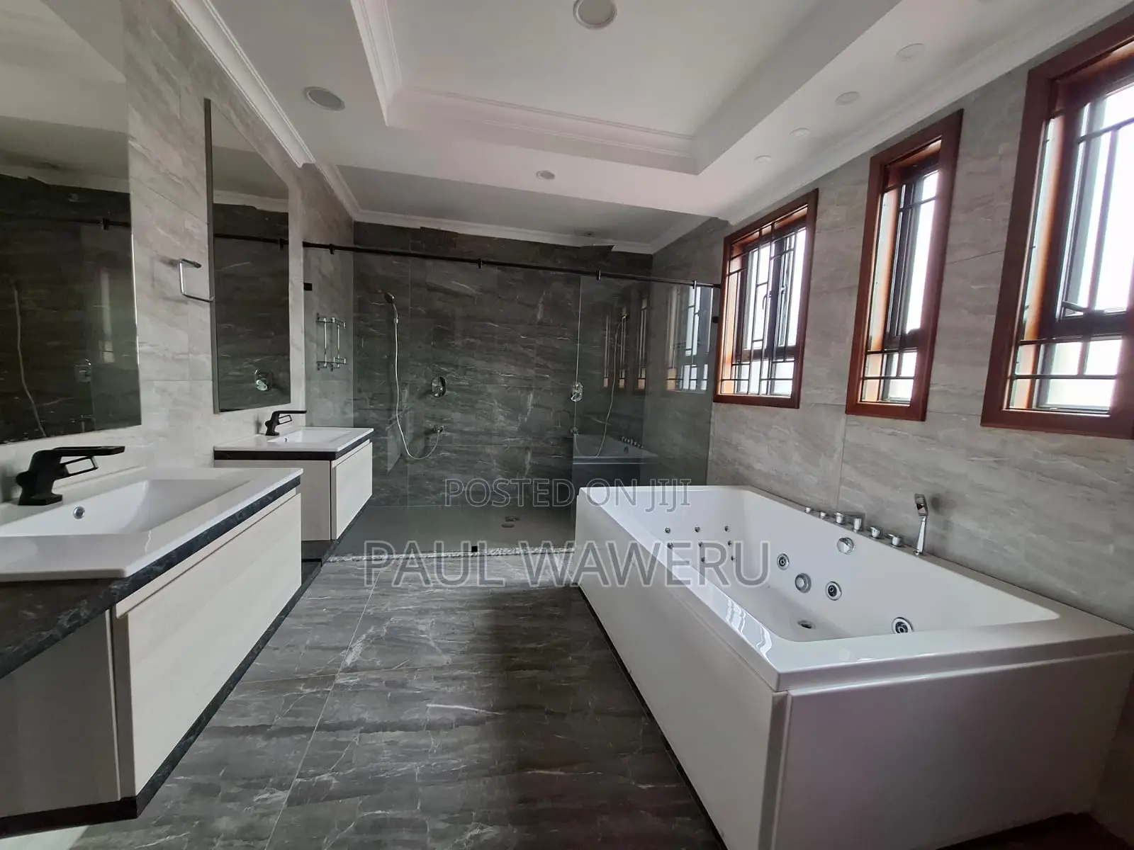 6bdrm Townhouse/Terrace in Maziwa for sale