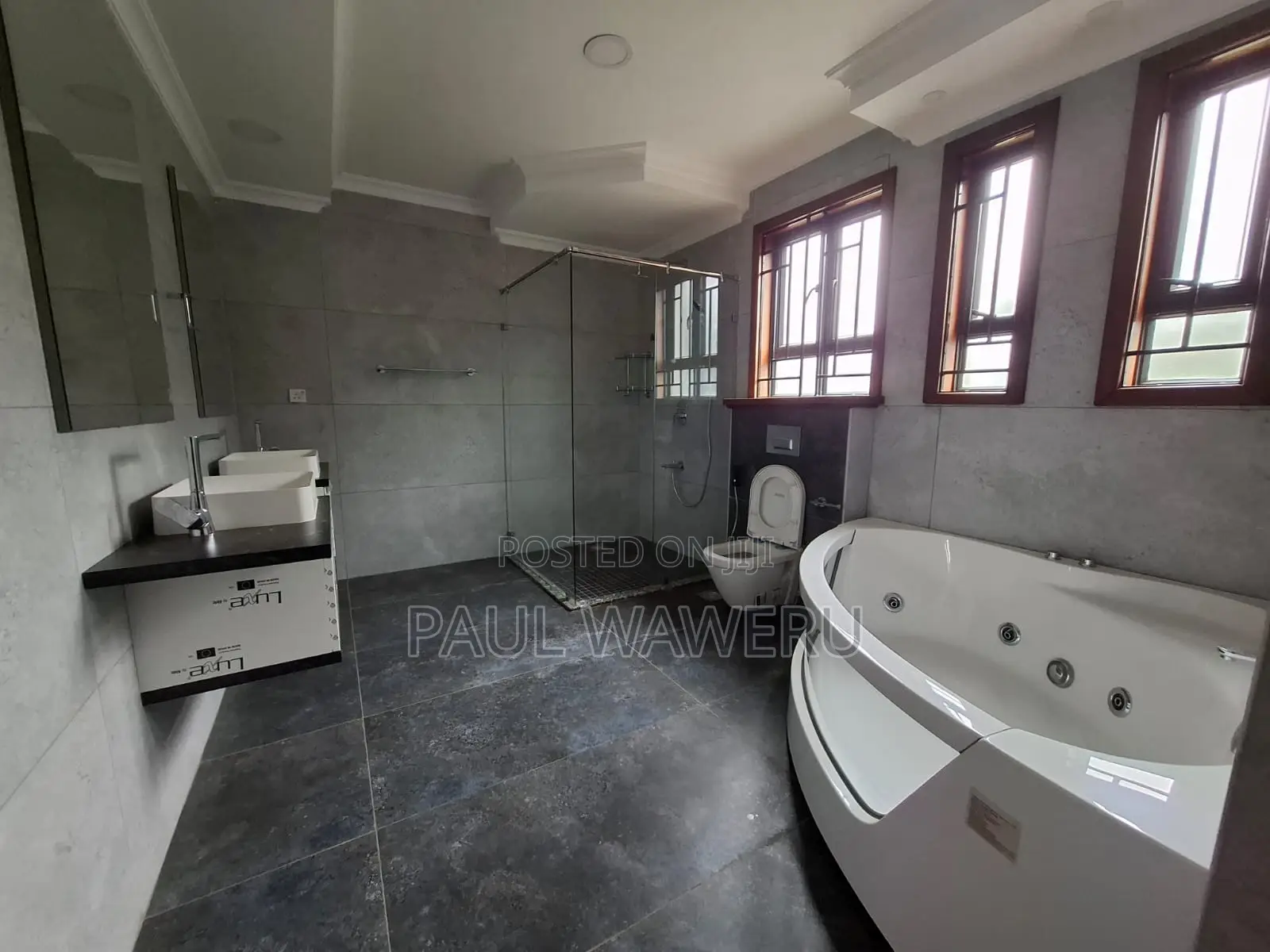 6bdrm Townhouse/Terrace in Maziwa for sale