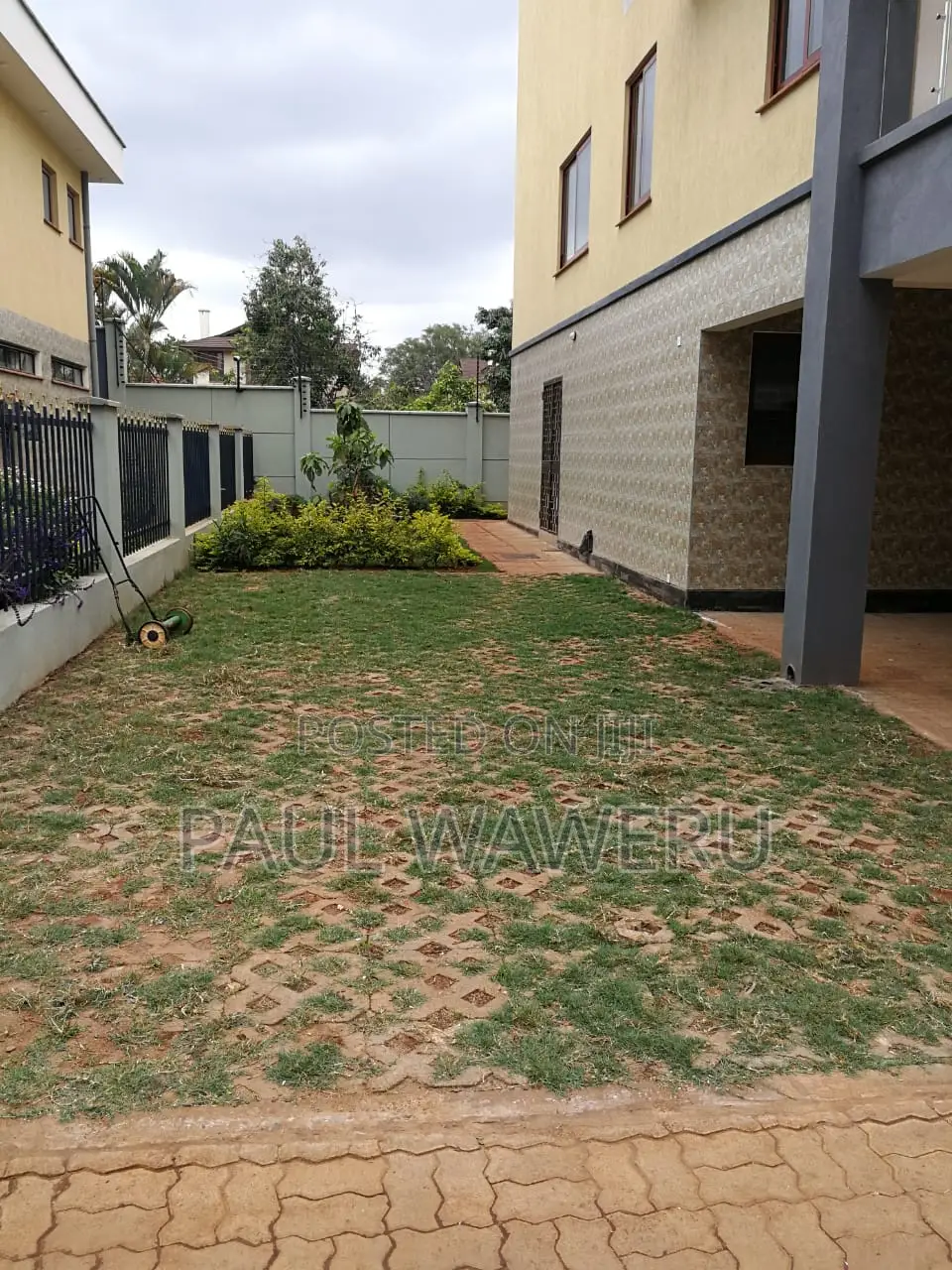 5bdrm Townhouse/Terrace in Maziwa for sale