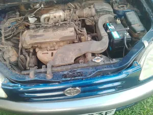 Toyota Raum 2000 Blue