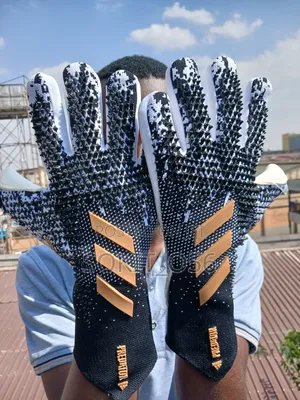 Goalkeeper Glooves