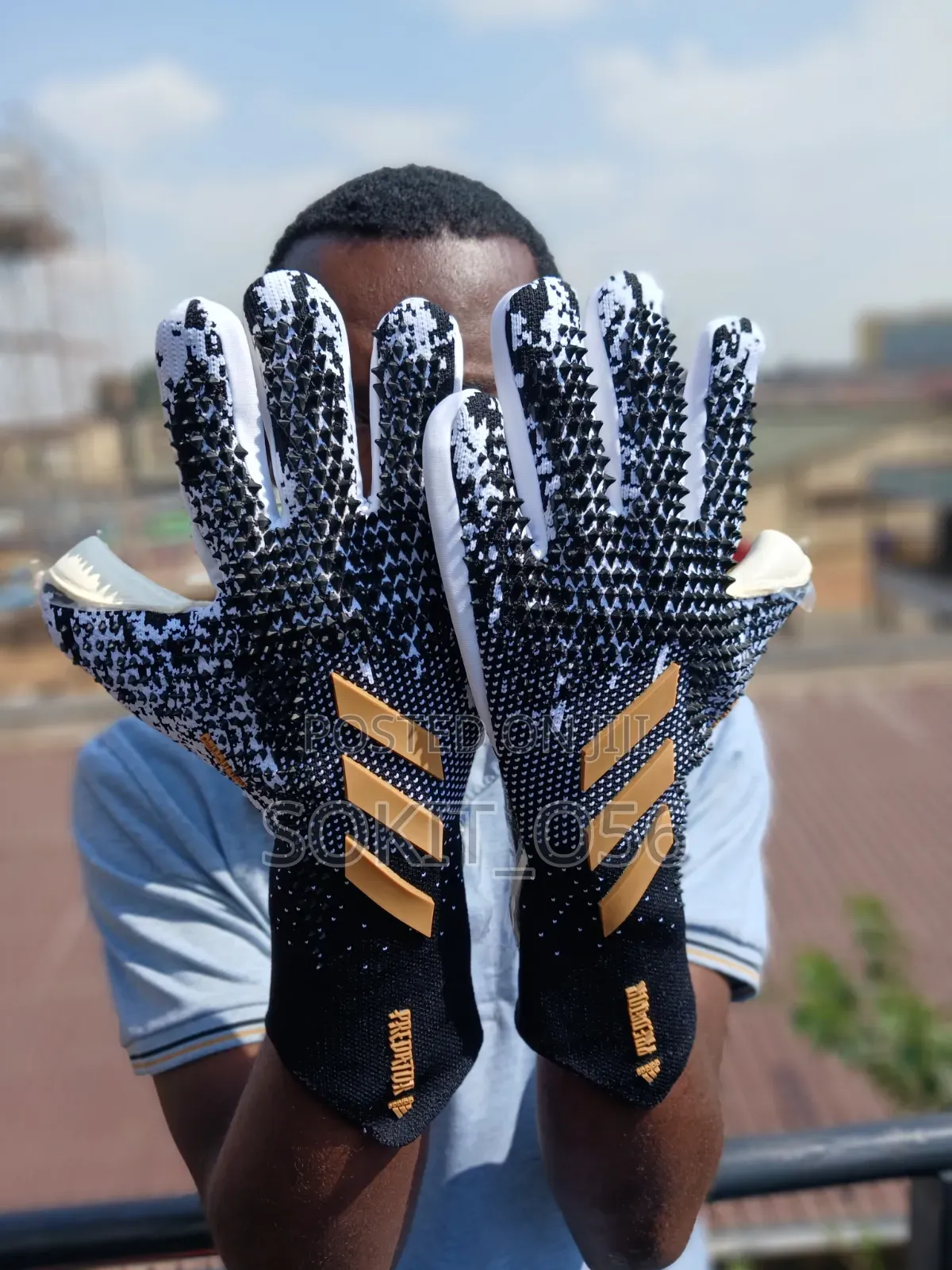 Goalkeeper Glooves