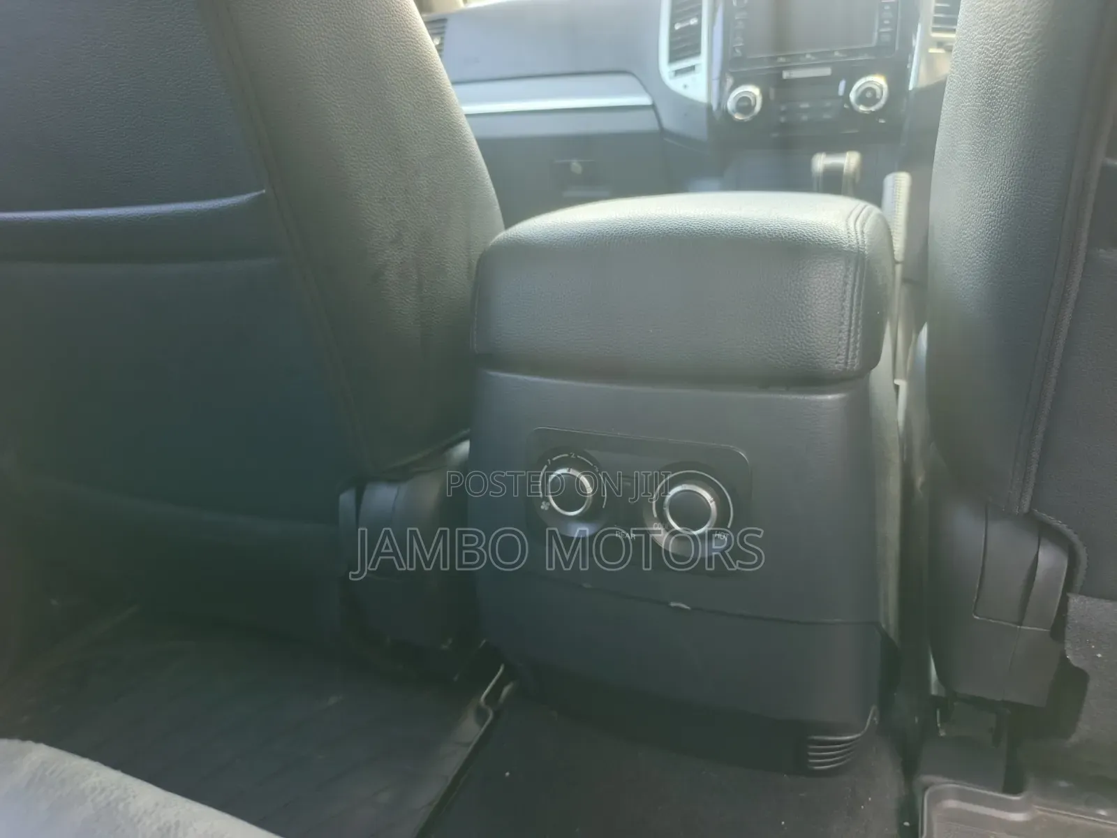Mitsubishi Pajero V80 3.2 DI-D 2020 Silver