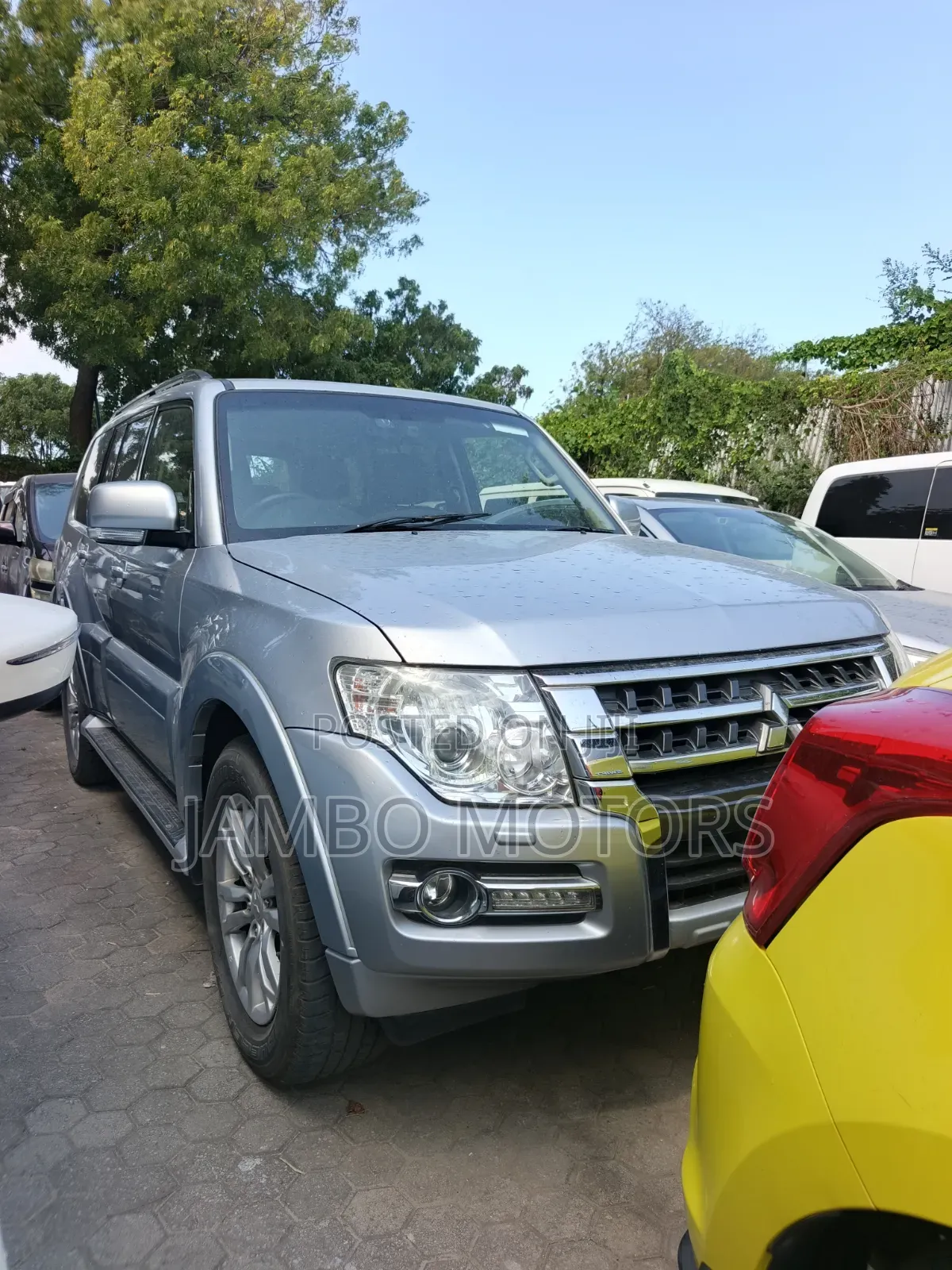 Mitsubishi Pajero V80 3.2 DI-D 2020 Silver