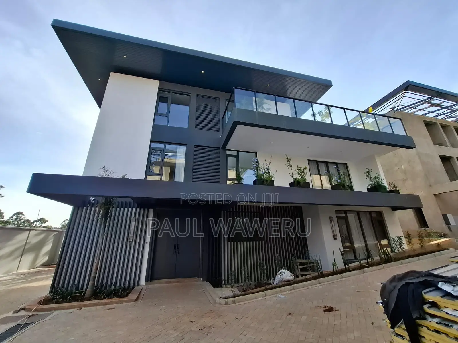 6bdrm Villa in Maziwa for sale