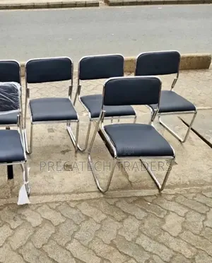 Modern Padded Waiting Chairs – Strong & Comfortable