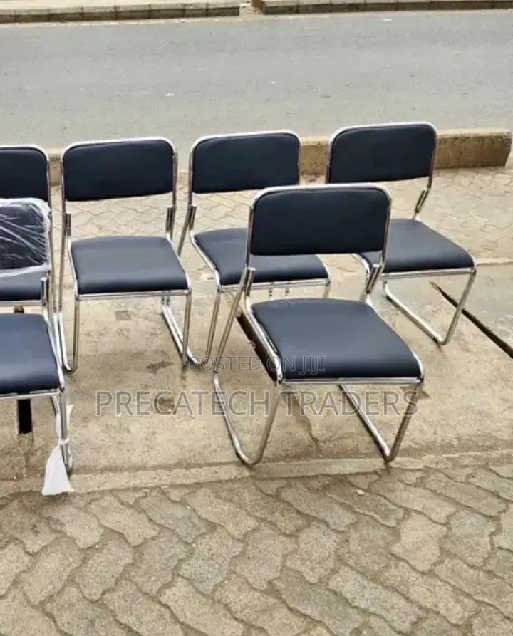 Modern Padded Waiting Chairs – Strong & Comfortable