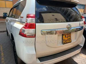 Toyota Land Cruiser 2019 White