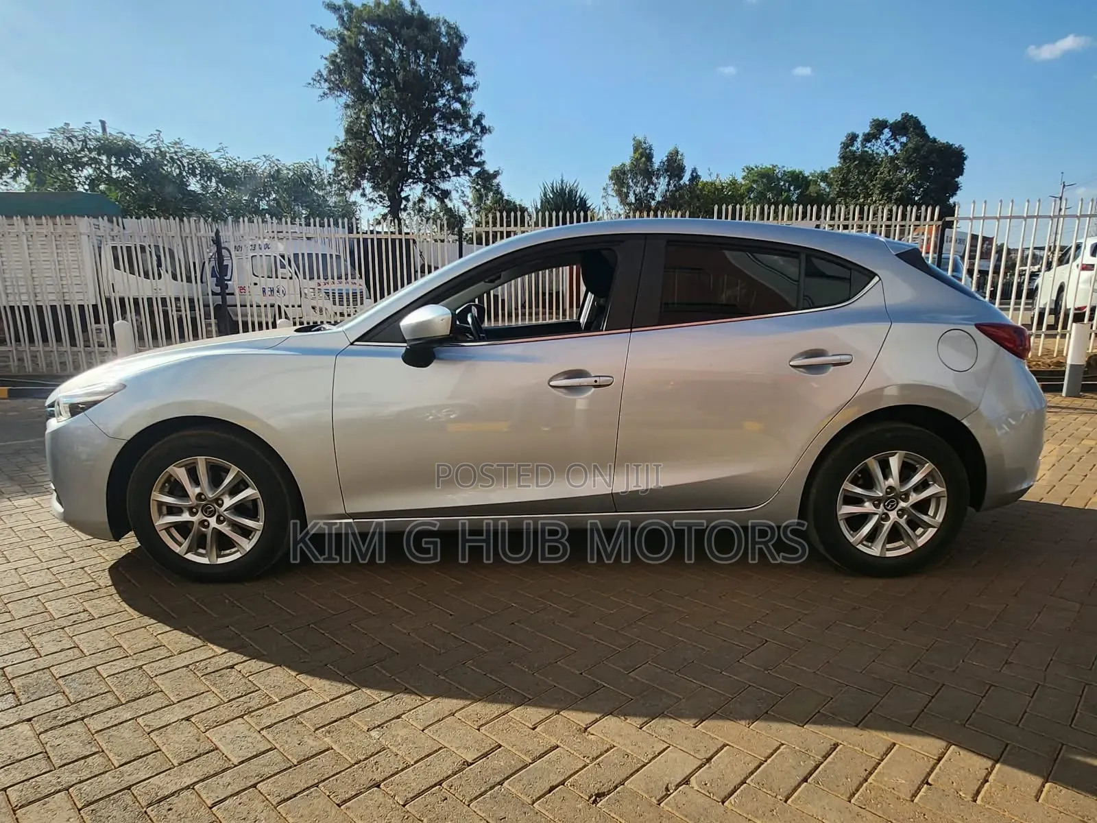 Mazda Axela 2018 Silver