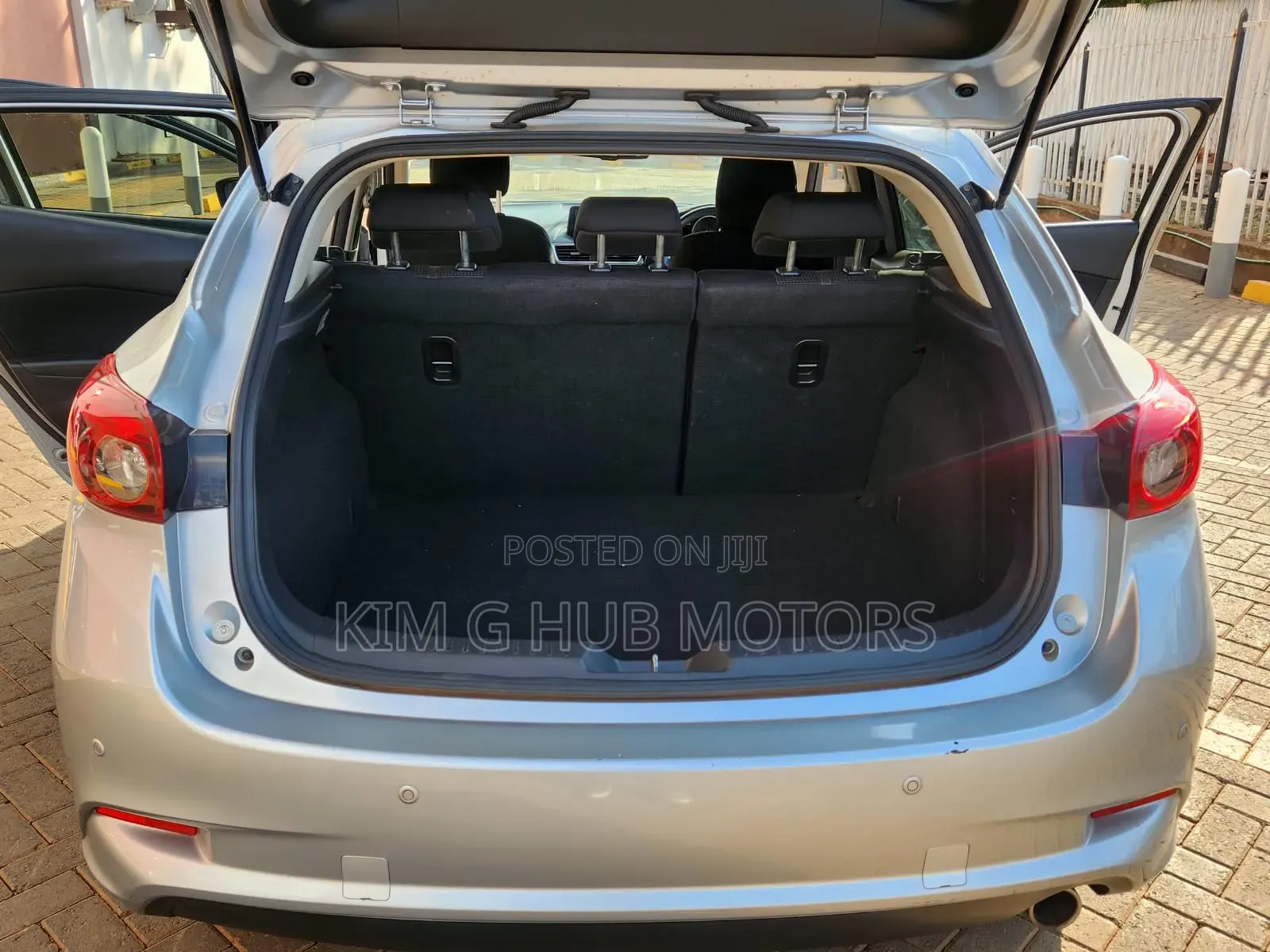 Mazda Axela 2018 Silver