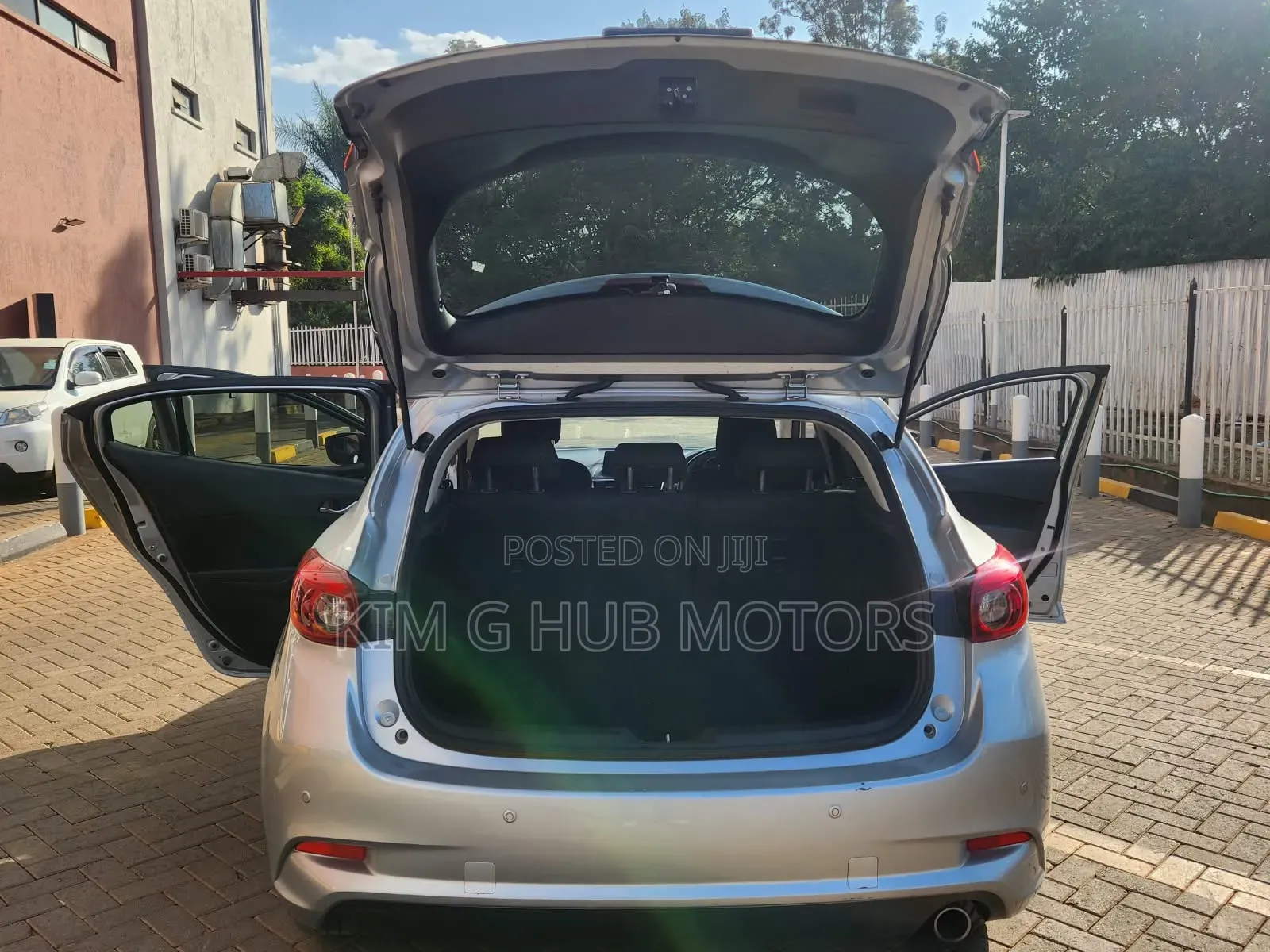 Mazda Axela 2018 Silver