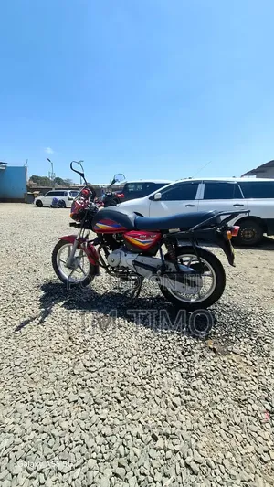 Bajaj Boxer 125 2025 Red