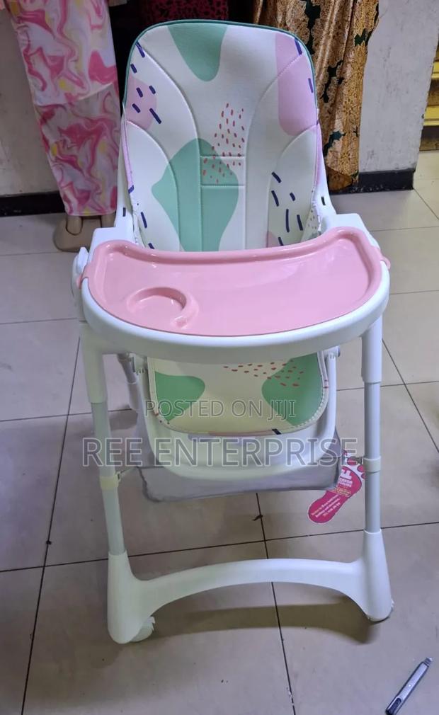 Adjustable Feeding Chair 
Available in Pink and Blue