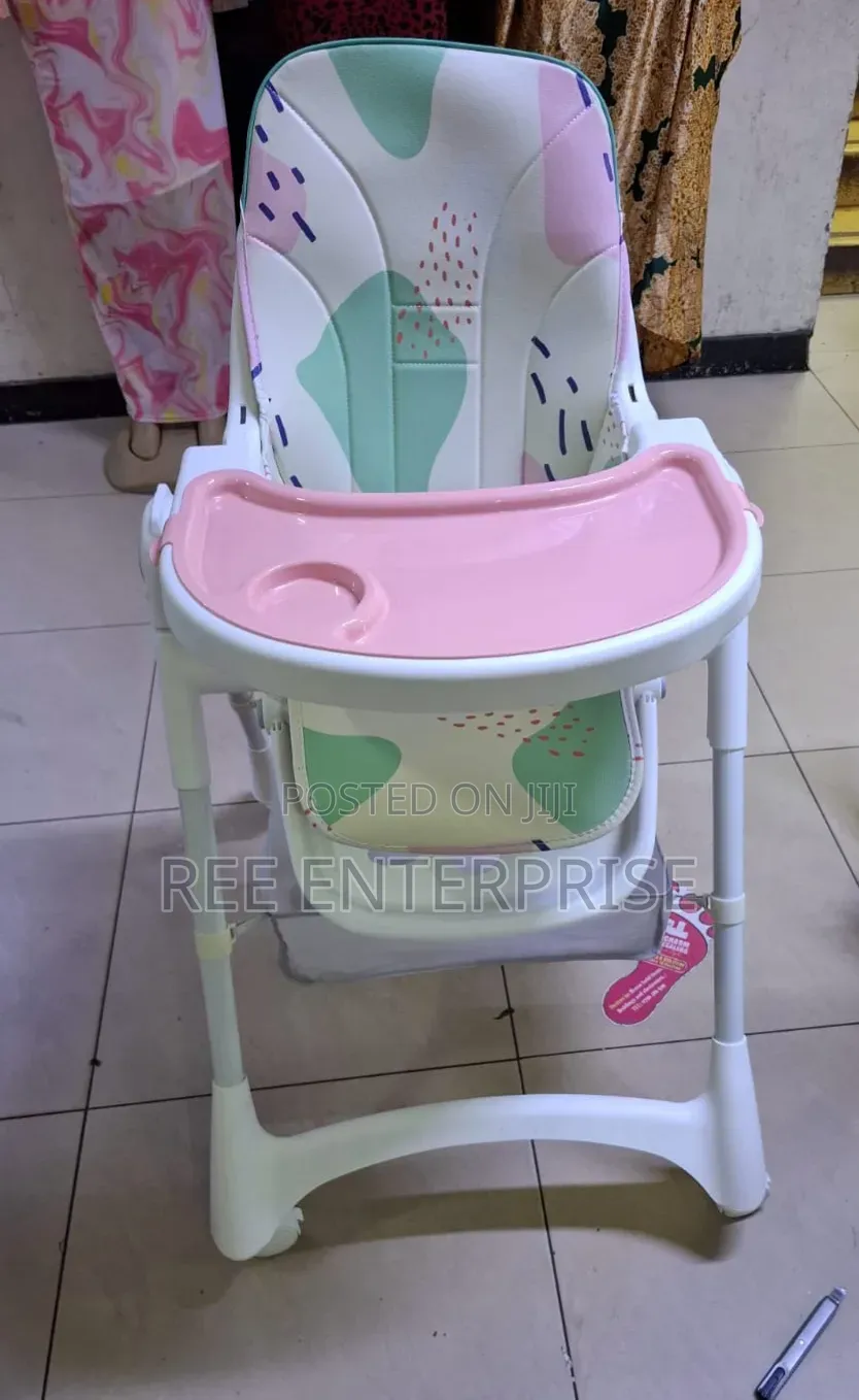 Adjustable Feeding Chair 
Available in Pink and Blue