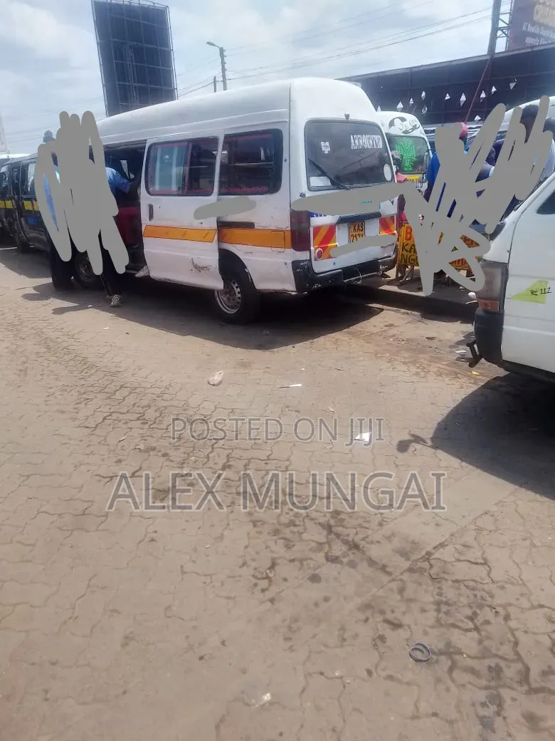 Toyota HiAce 2000 White