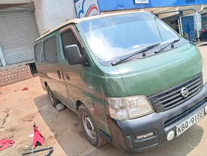 Nissan Caravan (Urvan) 2000 Green