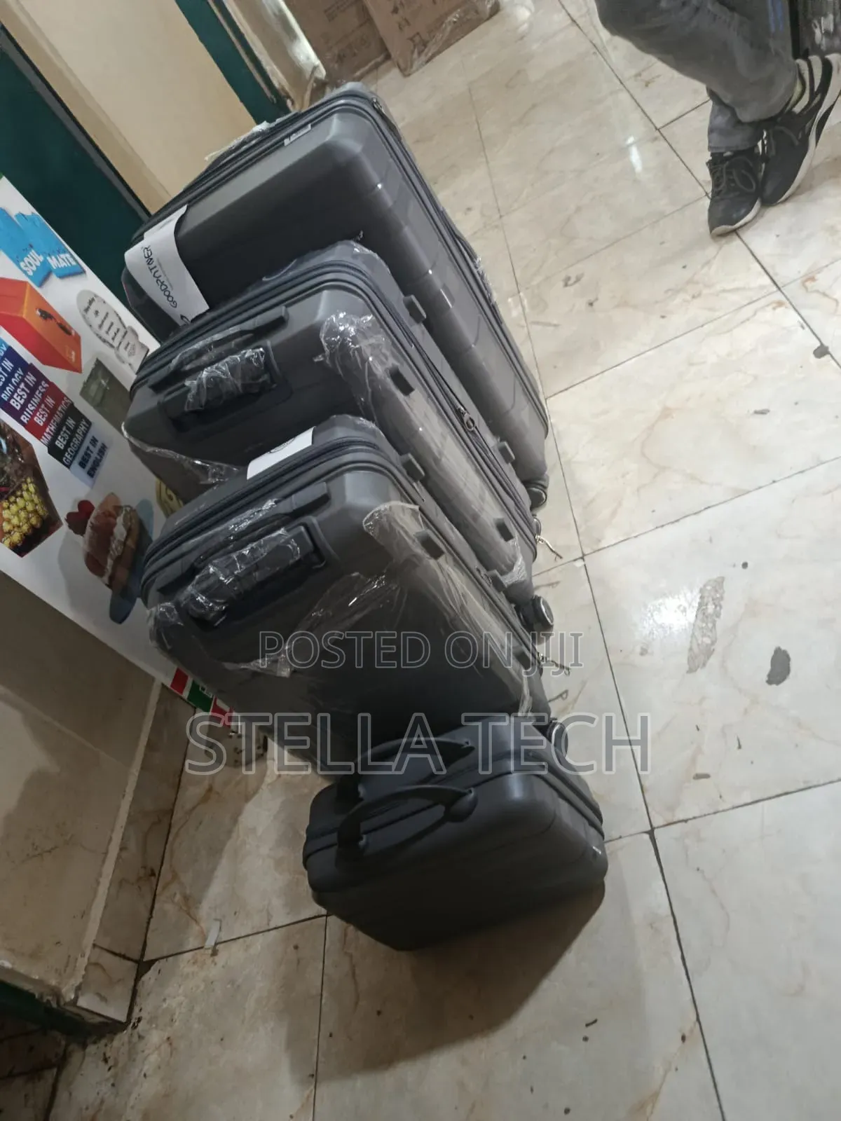 🔥🔥fashion 4 in 1 Unbreakble Laxurious Rubber Suitcase Briefcase