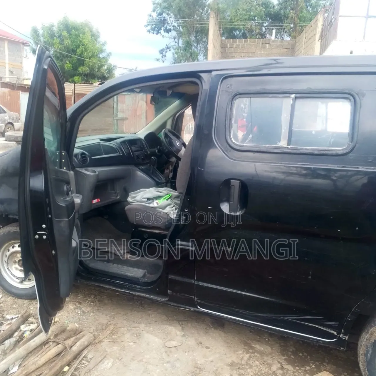 Nissan NP200 2010 Black