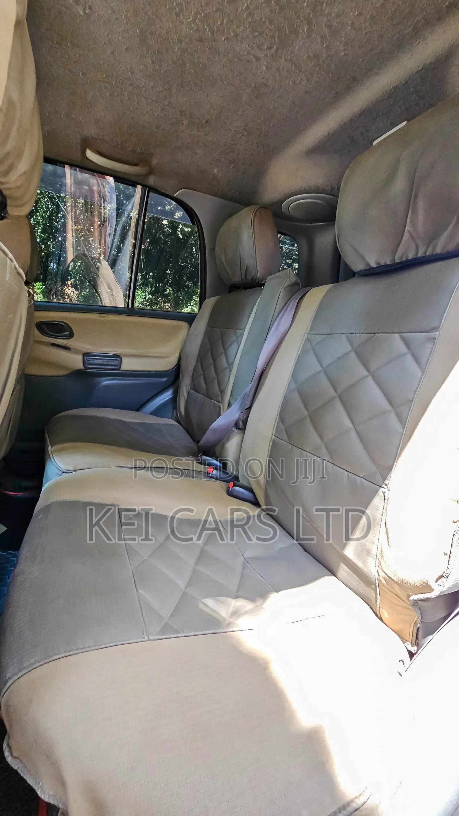 Suzuki Escudo 2000 Gold