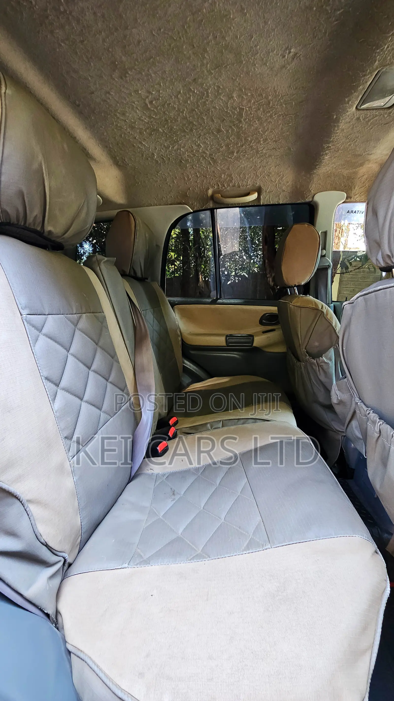 Suzuki Escudo 2000 Gold