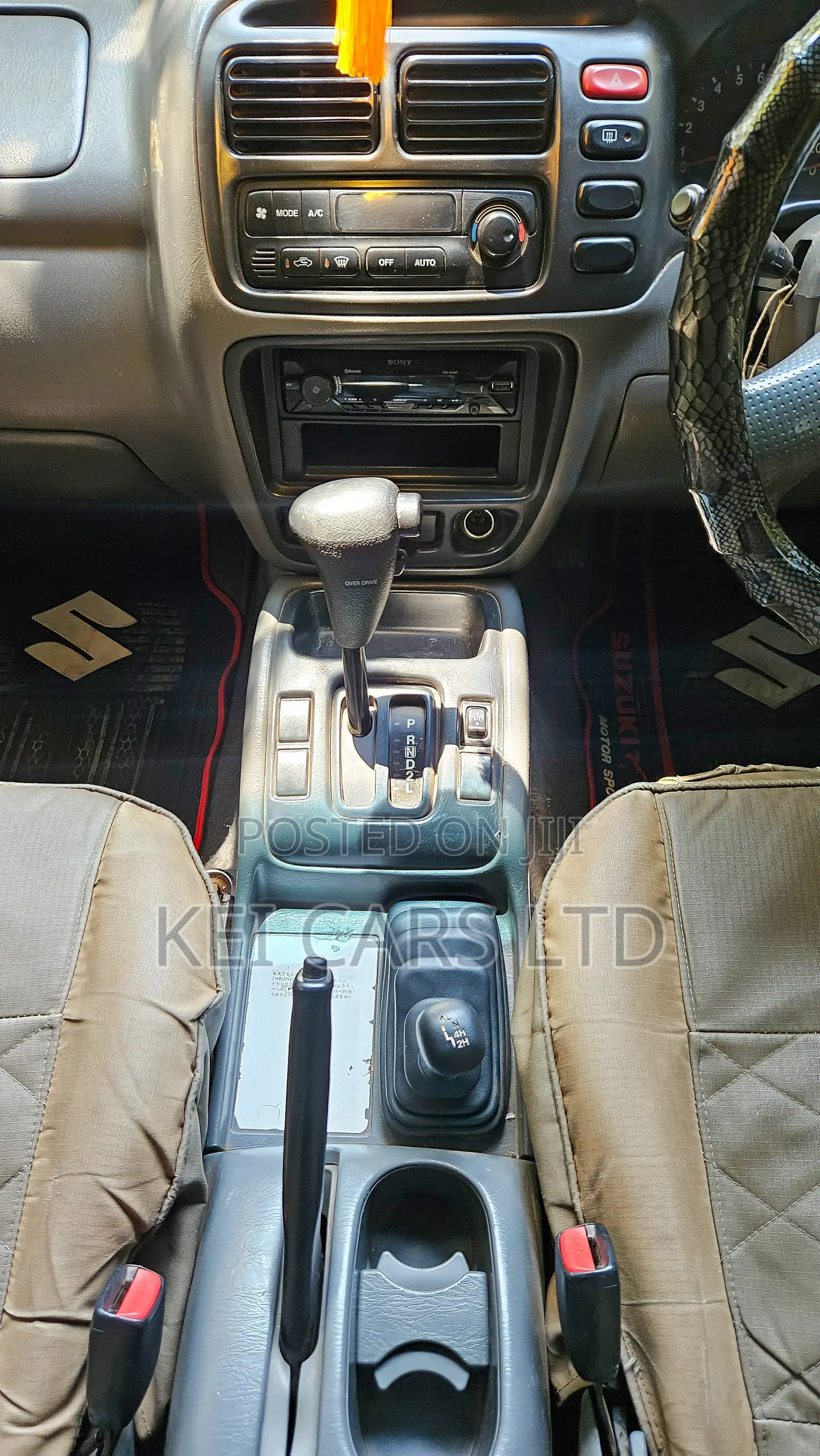 Suzuki Escudo 2000 Gold